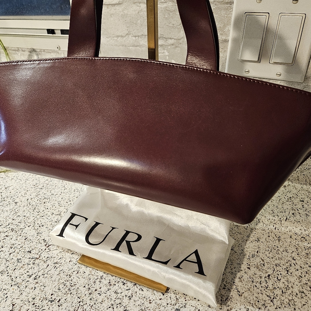 FURLA - NWOT SLEEK Deep Burgundy Leather Handbag With Branded Dust Bag - Picture 9 of 17